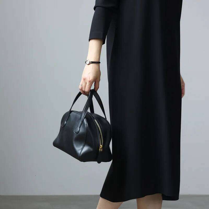 Women Real Leather Handbags Soft Black Versatile Bag Full Grain NAPPA Cowhide Simple Design High Grade Class