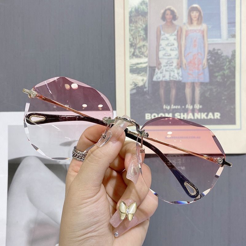 Chic Gender-neutral Prescription Ready Spectacles Trendy Lens-less Optical Frames