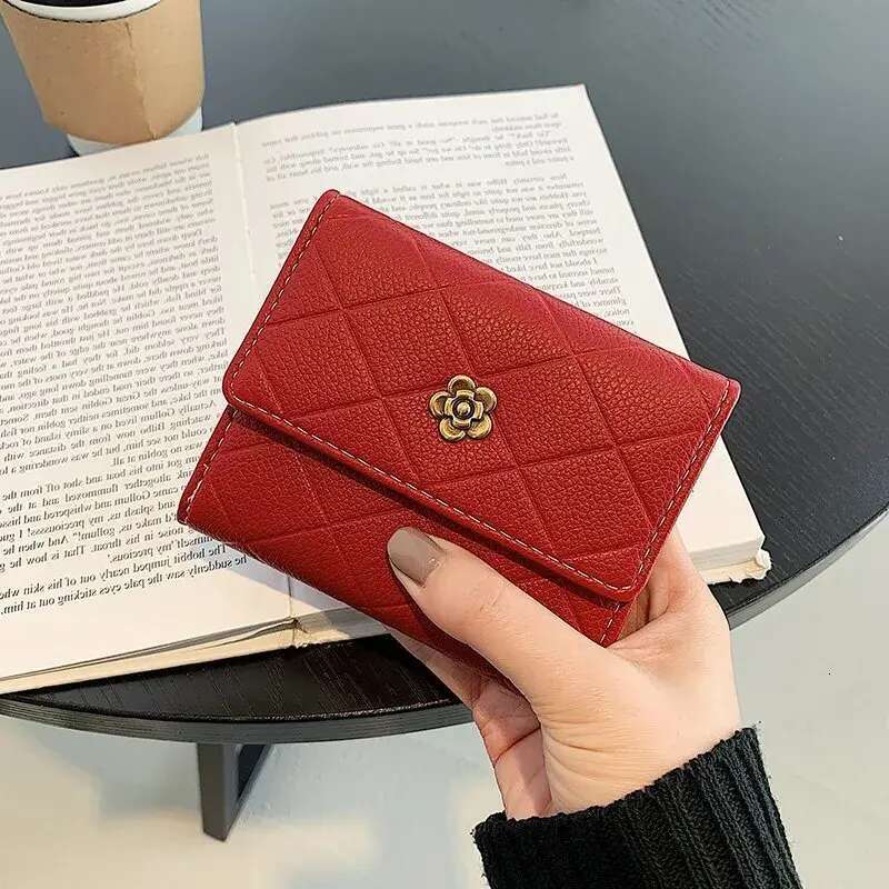 Designer Bag Luxury Bag Free Shipping Shoulder Wallets Womens Short Dia Shaped Multiple Card Spaces Zero Wallet