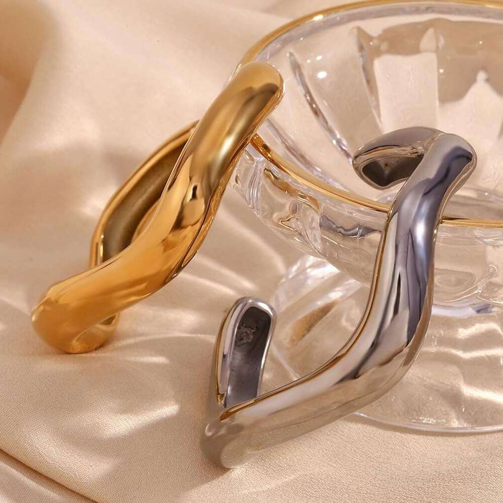 Chunky Gold Bangle Bracelets for Women,Trendy Thick Mixed Metal Bracelet Set Stack Wave Statement Bracelets,Charm Everyday Jewelry Accessories Gift