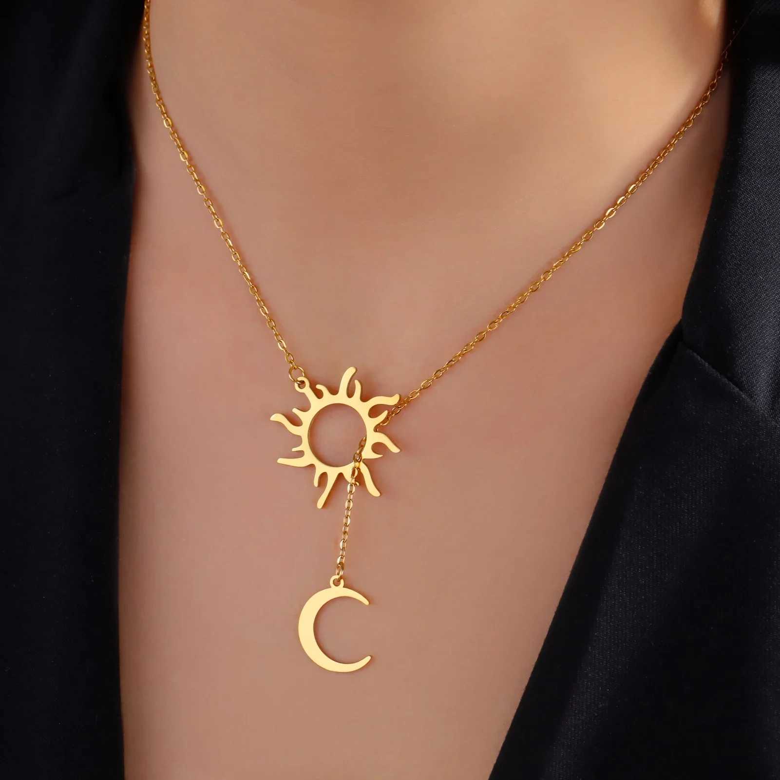 Skyrim Sun Totem and Moon Pendant Necklace Women Fashion Stainless Steel Clavicle Chain Jewelry Friends Gift New In Wholesale Z250614