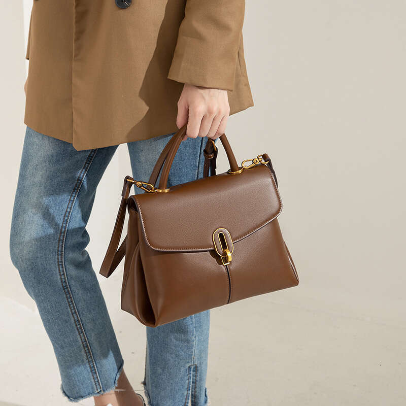 Handbag New Fashion Single Shoulder Niche Design Simple Commuter Versatile Handheld Women's Crossbody Bag