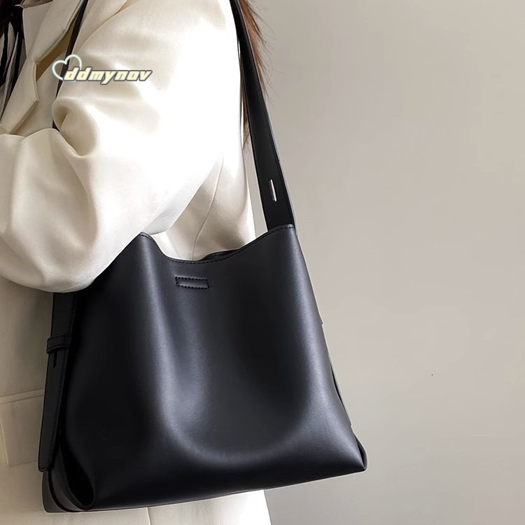 Bucket 2024 Niche Design New Women's High-end Commuter Tote Large Capacity Shoulder Crossbody Bag ddmynov