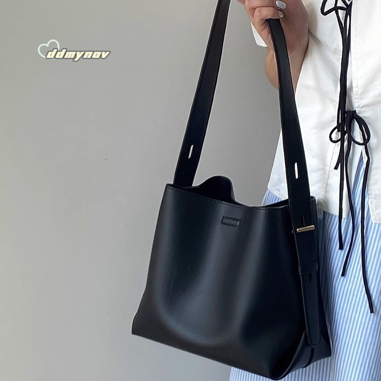 Bucket 2024 Niche Design New Women's High-end Commuter Tote Large Capacity Shoulder Crossbody Bag ddmynov
