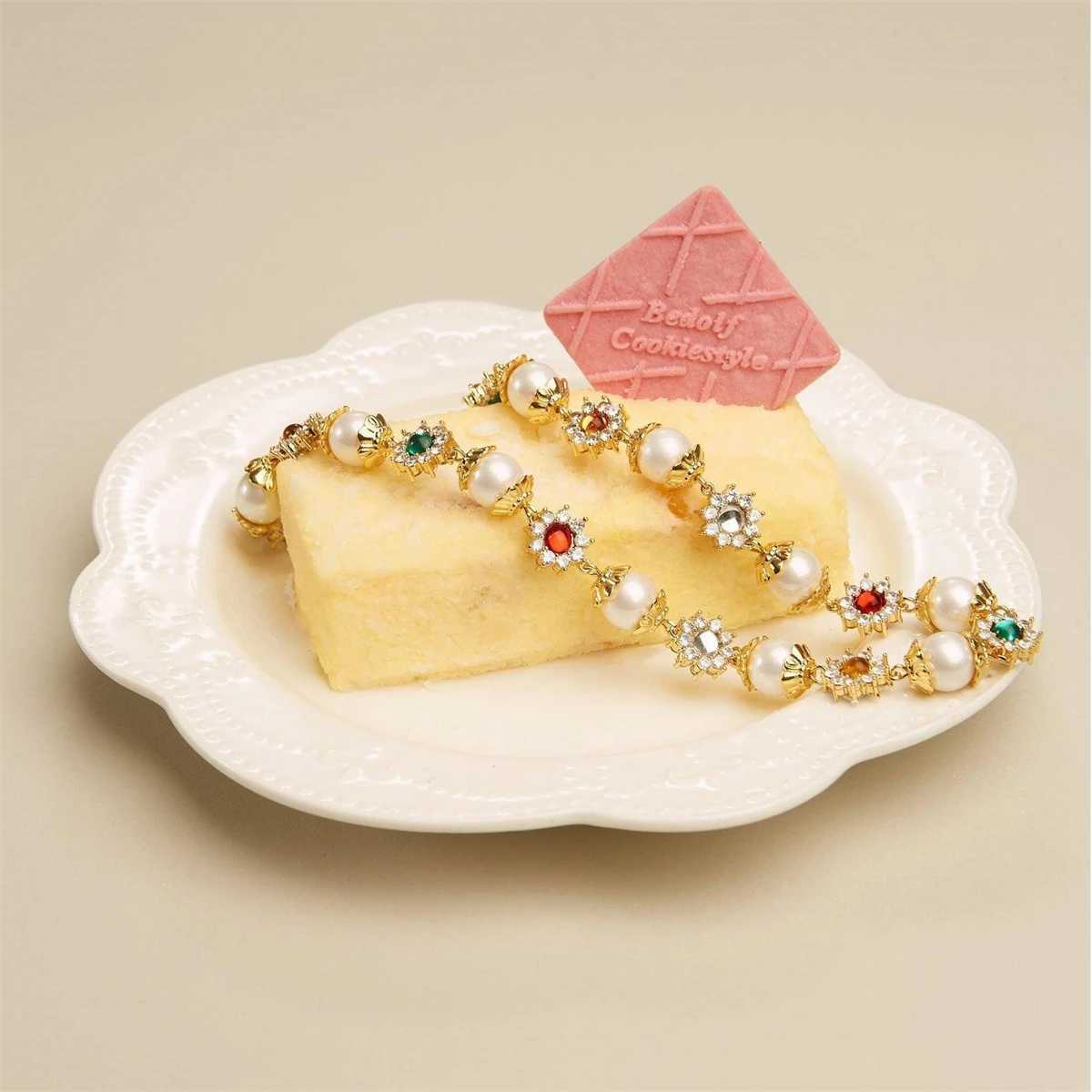 New INS hot selling pearl flower set with diamonds colorful gemstones niche fashion versatile gold-plated necklace Z250614