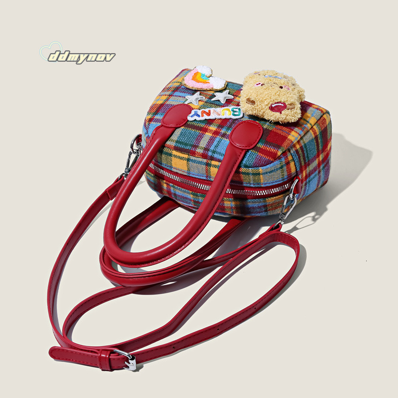 Exquisite Plaid Ins for Women Cute Little Brown Bear Fashion Handbag High Appearance Commuter Coin Purse Crossbody Bag ddmynov
