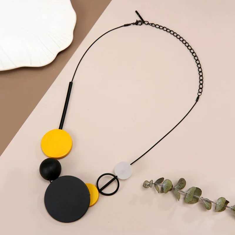 Handmade Natural Black Wooden Round Slice Pendant Necklace for Women Statement Bib Necklaces Vintage Jewelry Z250614