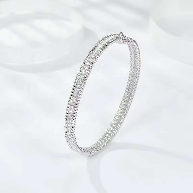 Fashion Bracelet Luxury Women 925 Silver Moissanite Bangle Elegant Moissanite Cluster Bracelet Moissanite Clover Bracelet Bangle