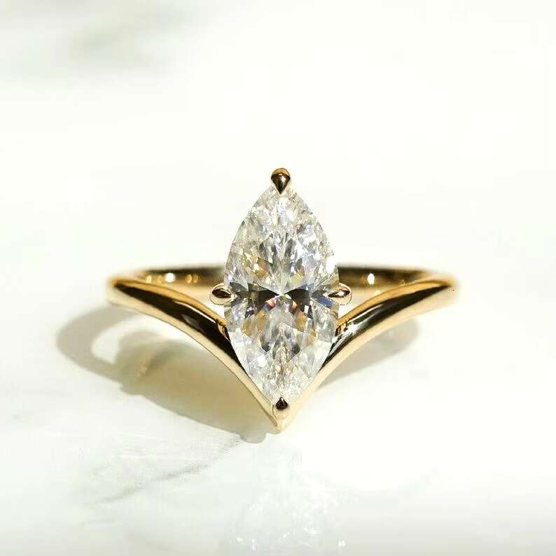 FOXI Luxury Marquise Moissanite Diamond Ring Engagement Solitaire Ring for Women 925 Sterling Silver Gold Plated Moissanite Ring