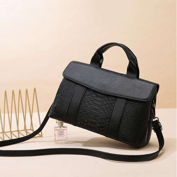 New Tote Fashion Simple Large Capacity Elegant Mom Bag Versatile Women's Handbag