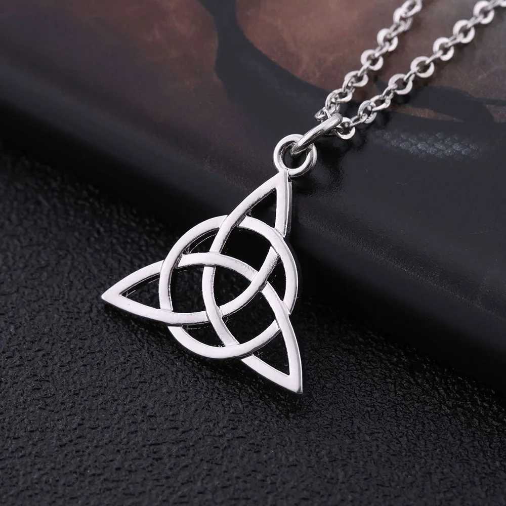 Skyrim Viking Celtics Knot Geometric Pendant Necklace Antique Sliver Triquetra Chain Necklace Amulet Jewelry Gift for Women Z250614