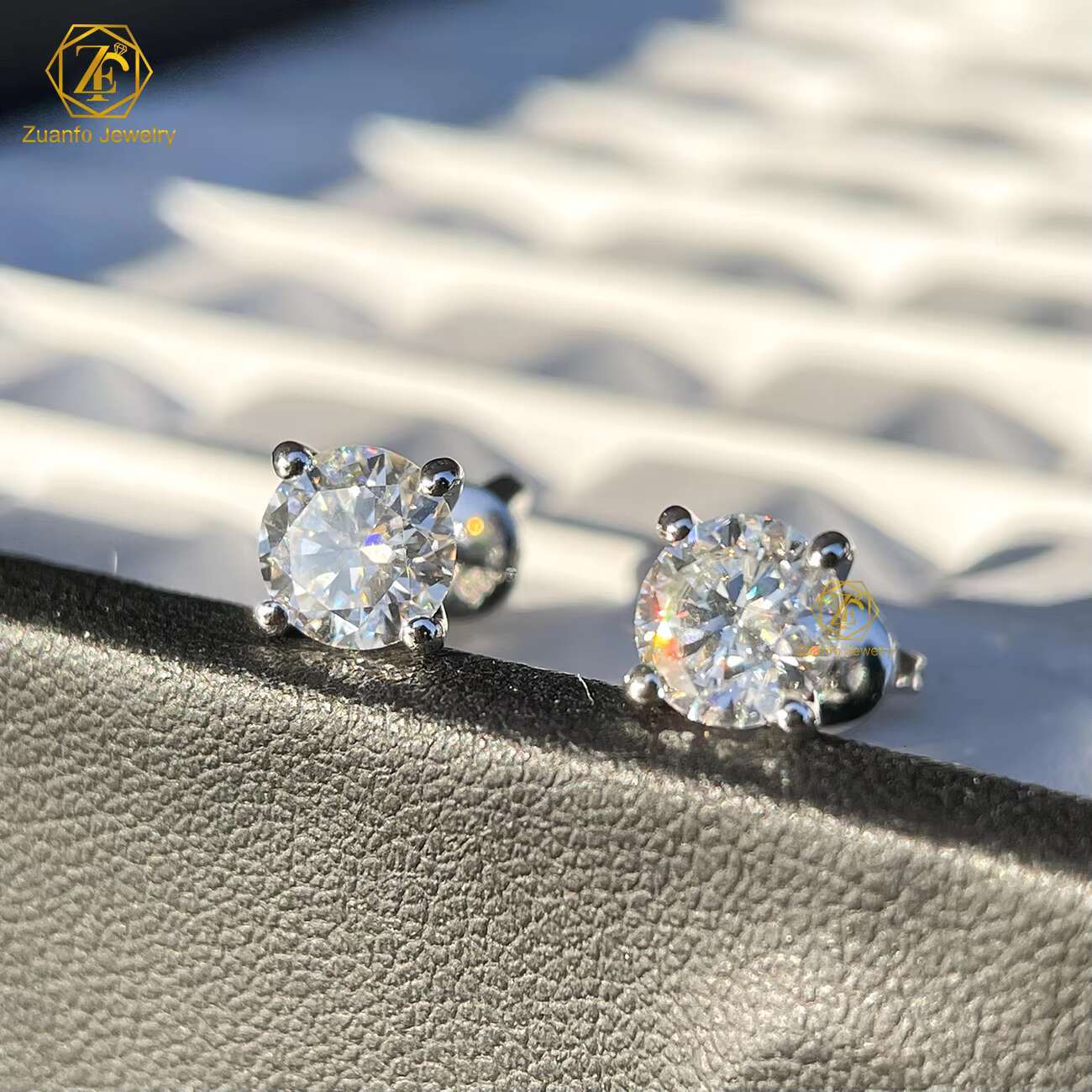 Luxury 925 Sterling Silver Moissanite Jewelry Earrings 6.5mm Cut Classic Style 4-Prongs Stud Diamond Main Stone Perfect Gift