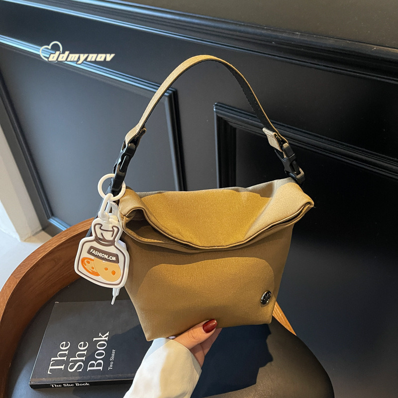 New 2025 Korean Style Handbag Cute Phone Designer Crossbody Small Bag Niche High-end Feel ddmynov