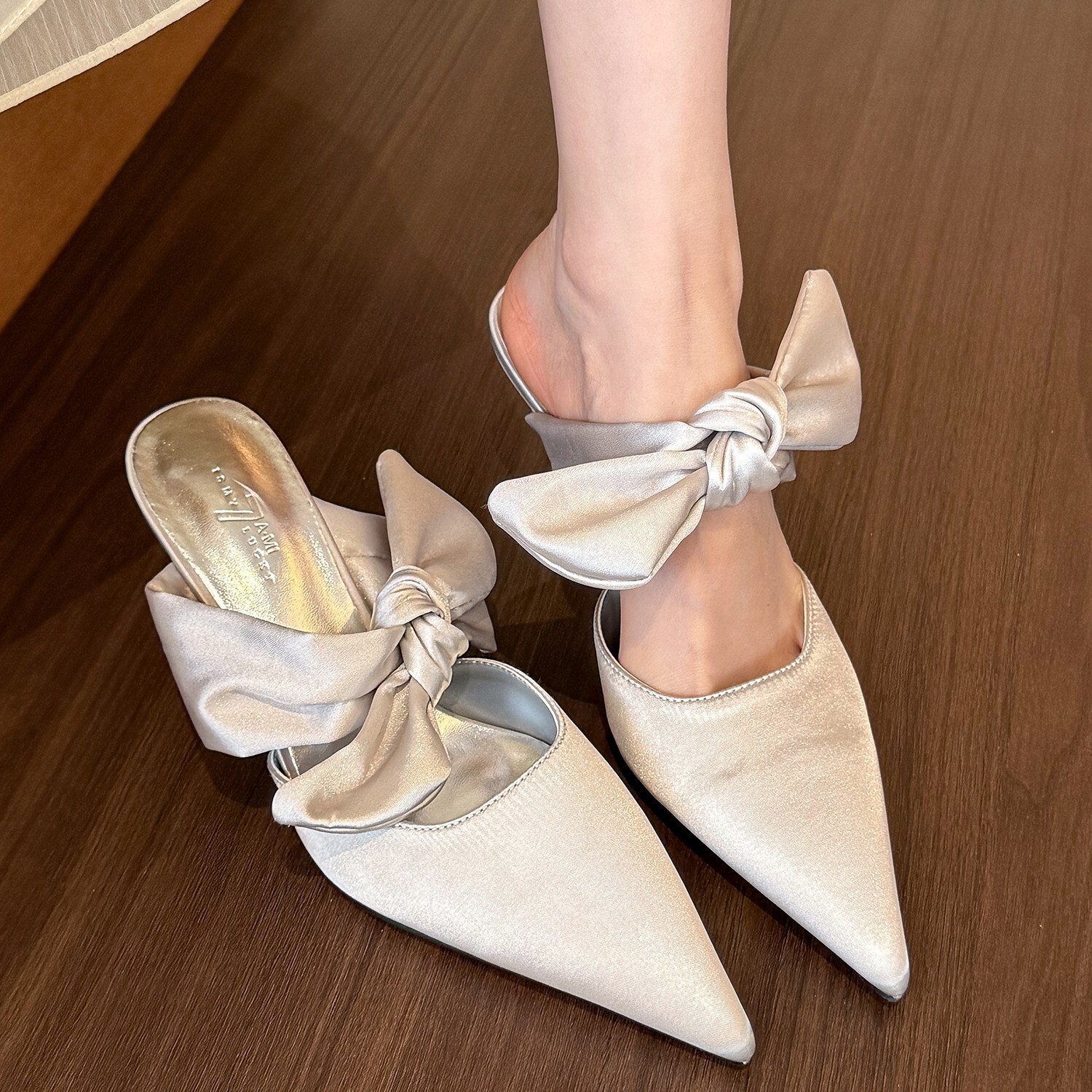 Ddmyoutdoor New Chinese Style Satin Pointed Bowknot Mules Stiletto Heels For Women Spring Elegant Fashion Closed Toe Half Slippers Outdoor Shoes