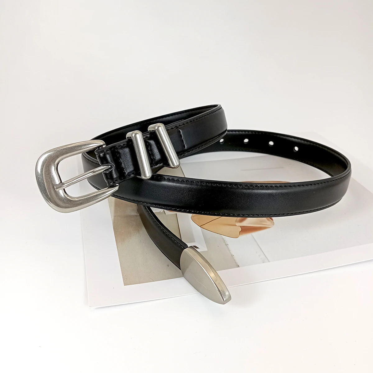 Unisex Mens leather Belt Female High-end s Western Gothic Punk Y2K belt For Woman Fashion Jeans Waistband Male 250610