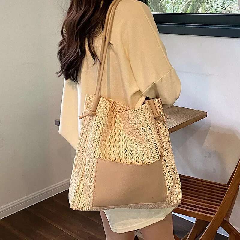 2023 Summer Grass Woven New Shopping Bag Large Capacity Handbag Versatile And Niche Design Women's One Shoulder Fashion