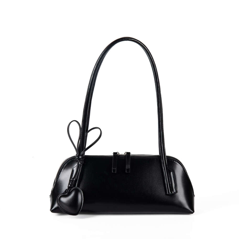 2025 New Heart Pendant Baguette Korean Style Niche Design Shoulder Bag Women Fashion Versatile Handbag Trend
