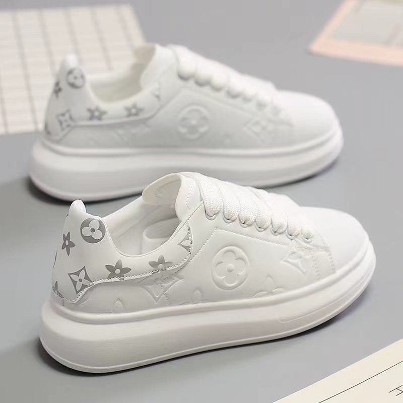 Designer shoes: Summer new board shoes, men's Korean version trendy shoes, sporty, breathable, fashionable, versatile, soft-soled trendy white sn