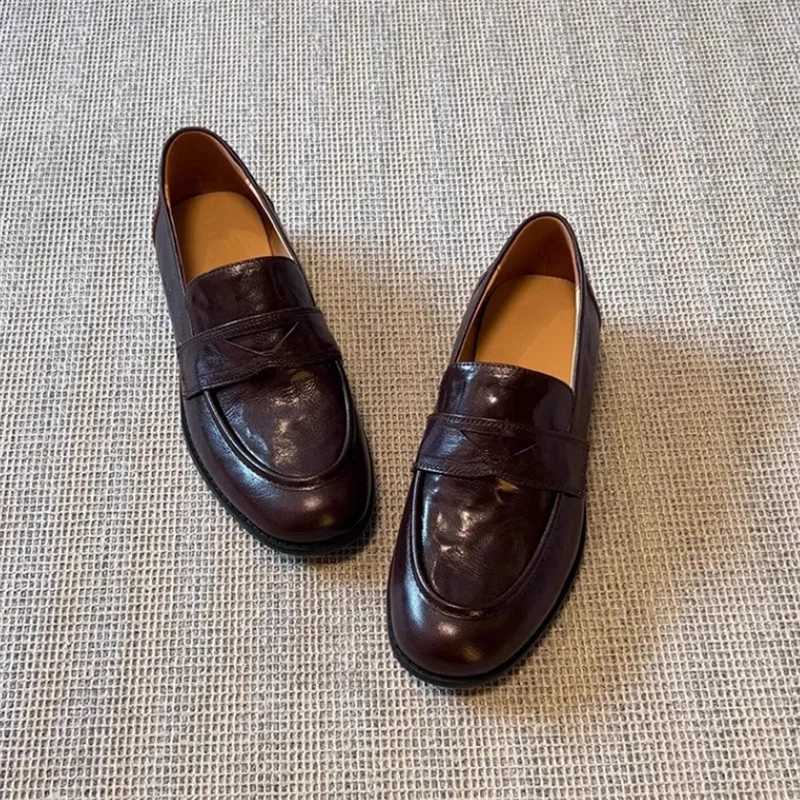Spring Autumn Women Loafers Shoes Fi Classic Women New Walking Shoes Women Slip- British Casual Leather Shoes XJ250614