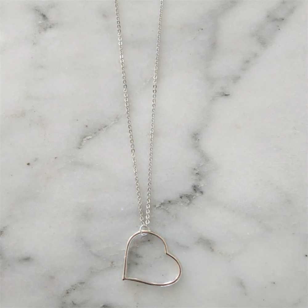 Simple Trend Style Hollow Pendant Necklace Long Necklace Female Light Luxury Niche Fashion Party New Heart Pendant Gift Jewelry Z250614