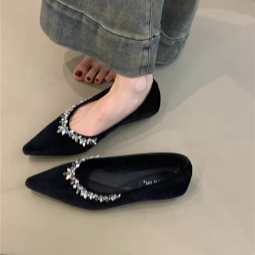 Ddmyoutdoor Elegant Rhinestone Pointed Toe Single For Women Spring French Sweet Velvet Red Shallow Mouth Soft Sole Evening Shoes Outdoor Shoes