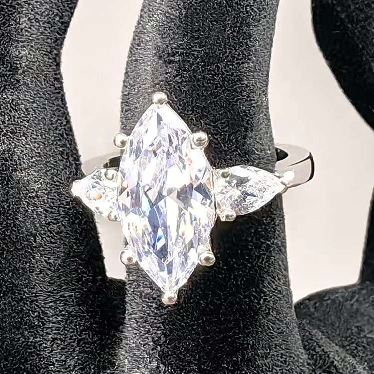 Factory Trendy Rhodium Plated S925 Silver Fine Jewelry Delicate Moissanite Three Stone Ring for Women Engagement Wedding