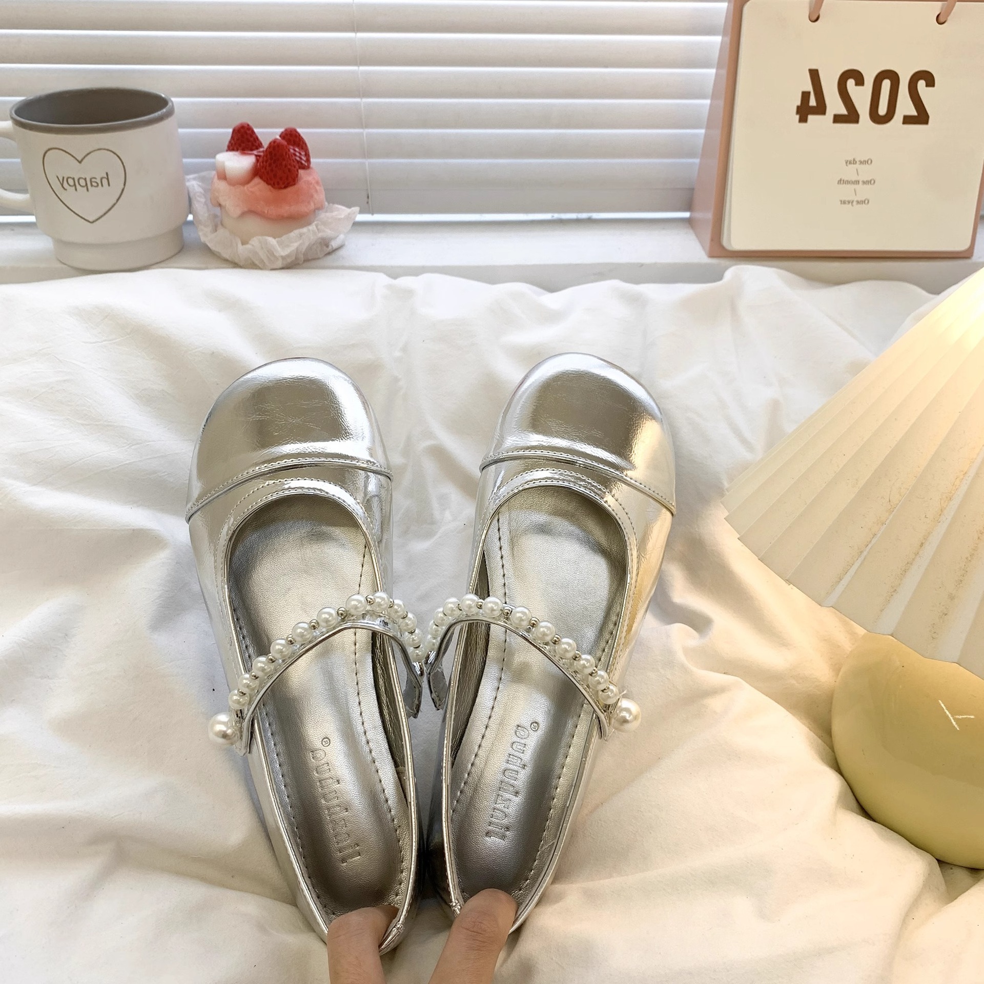 Ddmyoutdoor Silver French Pearl Mary Jane For Women Spring Autumn New Versatile Shallow Flat Shoes To Match Skirts Outdoor Shoes