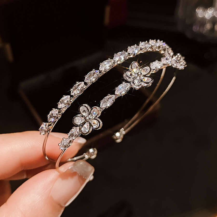 INS hot 25 New Designer bracelet Luxury Jewelry Colored Gemstones Zircon Flower Double Layer Open Niche High-end Elegant Commuting Clover Jewelry for 