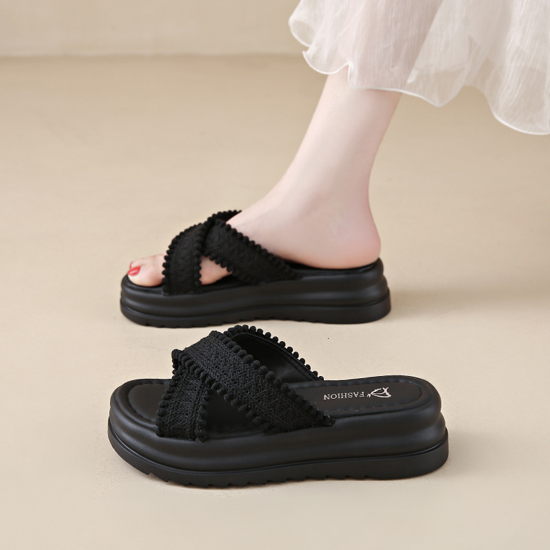 Ddmyoutdoor Thick Soled Height Increasing Outdoor Slip On For Women Summer New Non Breathable Cross Fashion Beach Sandals Outdoor Shoes