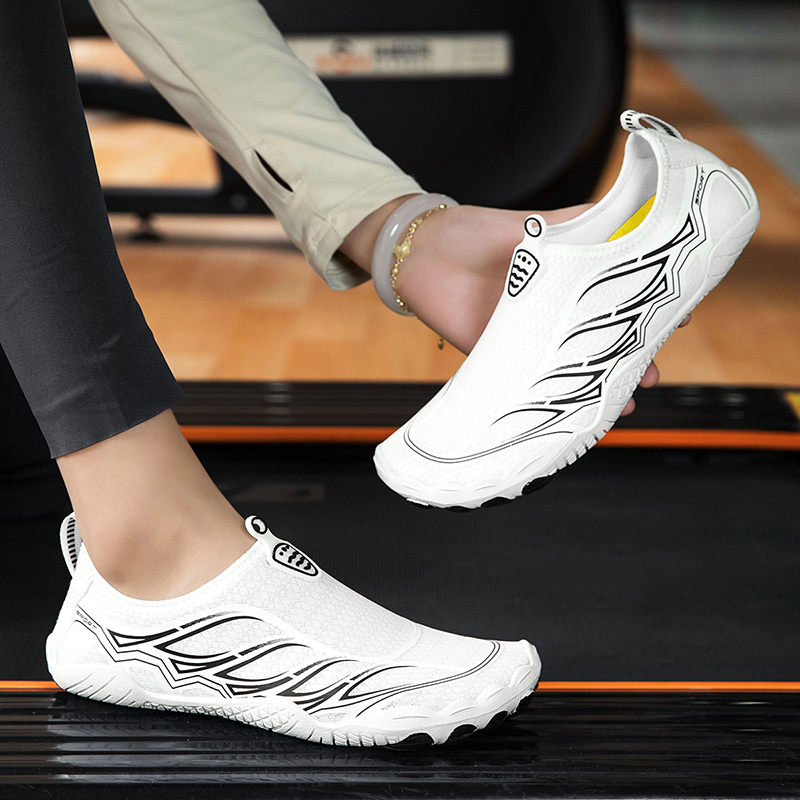 Outdoor creek - tracing shoes, water - wading shoes, men's and women's styles, beach diving shoes, amphibious shoes, anti - slip, quick - dr