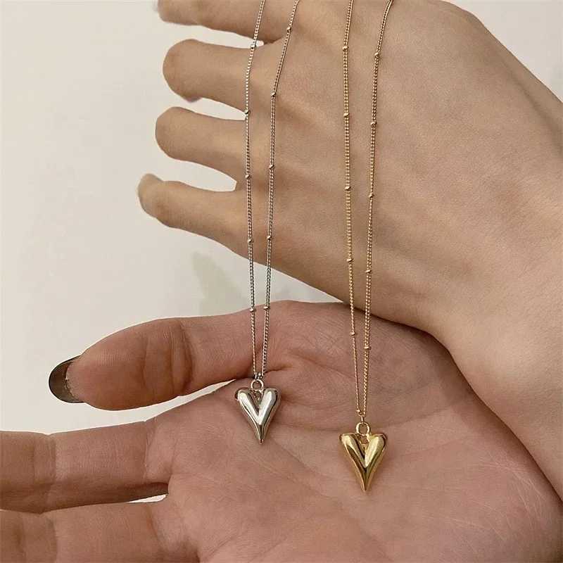 Vintage Golden Silver Color Heart Pendant Necklace for Women New Trend Girls Clavicle Chain Jewelry Birthday Gifts Wholesale Z250614