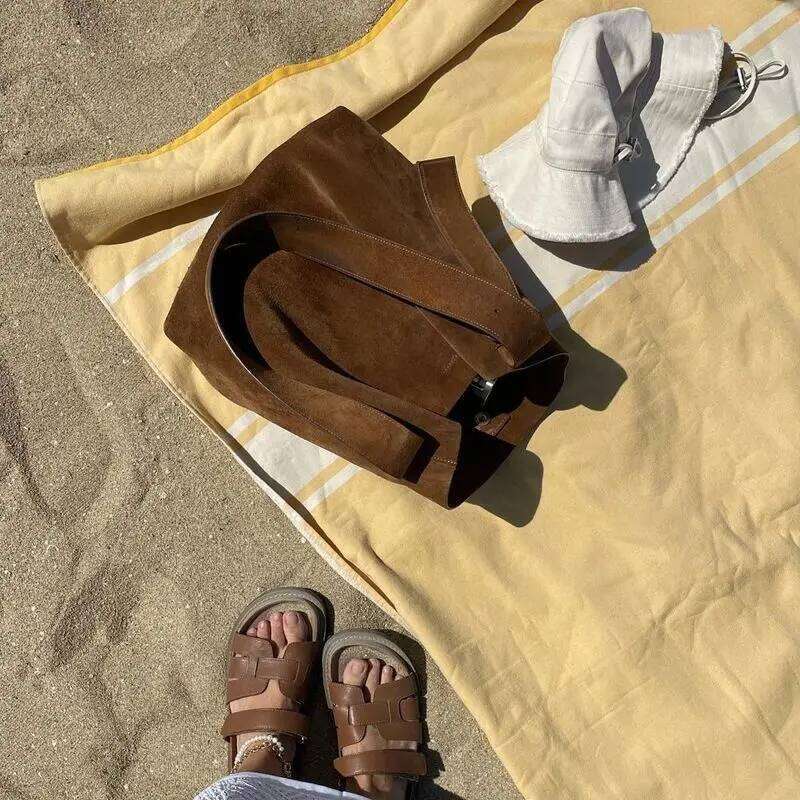 Niche Design Retro Belt Buckle Bucket Women New Temperament Big Capacity Commuter Casual Tote One Shoulder Bag