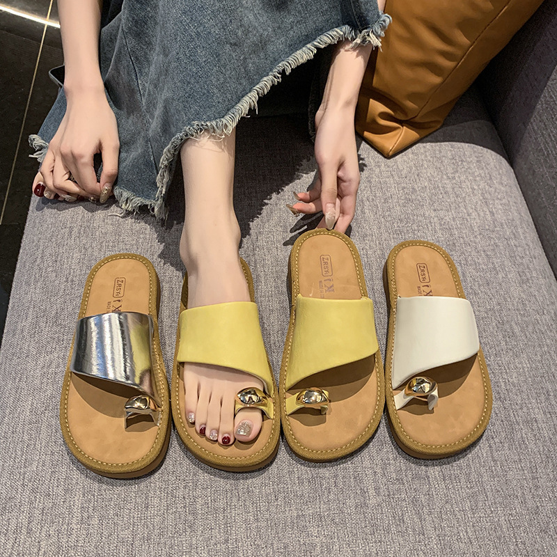 Ddmyoutdoor High End Metal Buckle Post For Women Summer New Niche Flat Toe Clip Soft Sole Beach Sandals Outdoor Shoes