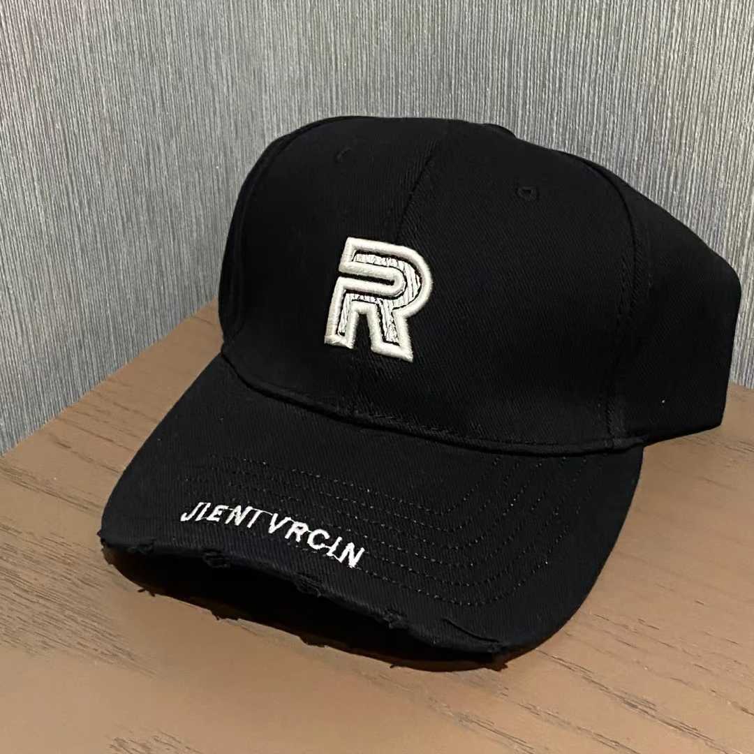 2025 New Trend R Letter Irregular Baseball Cap Men and Women The Same Edged Brim Hard Top Fashion Cap Versatile and Thin W250614
