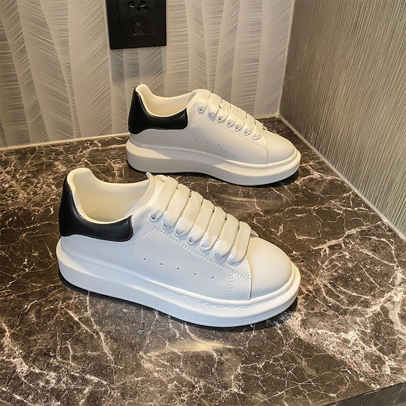 Designer Casual Shoes For Men Women Oversized Sneaker Calfskin Platform Sneakers White Black Velvet Leather lridescent Fashion Outdoor Mens Trainers Size 35-45