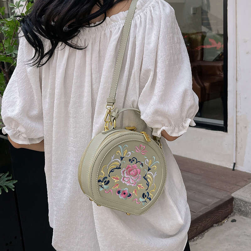 Niche Texture Embroidered Handbag New Fashion Chinese Style Crossbody Women Versatile Small Bag