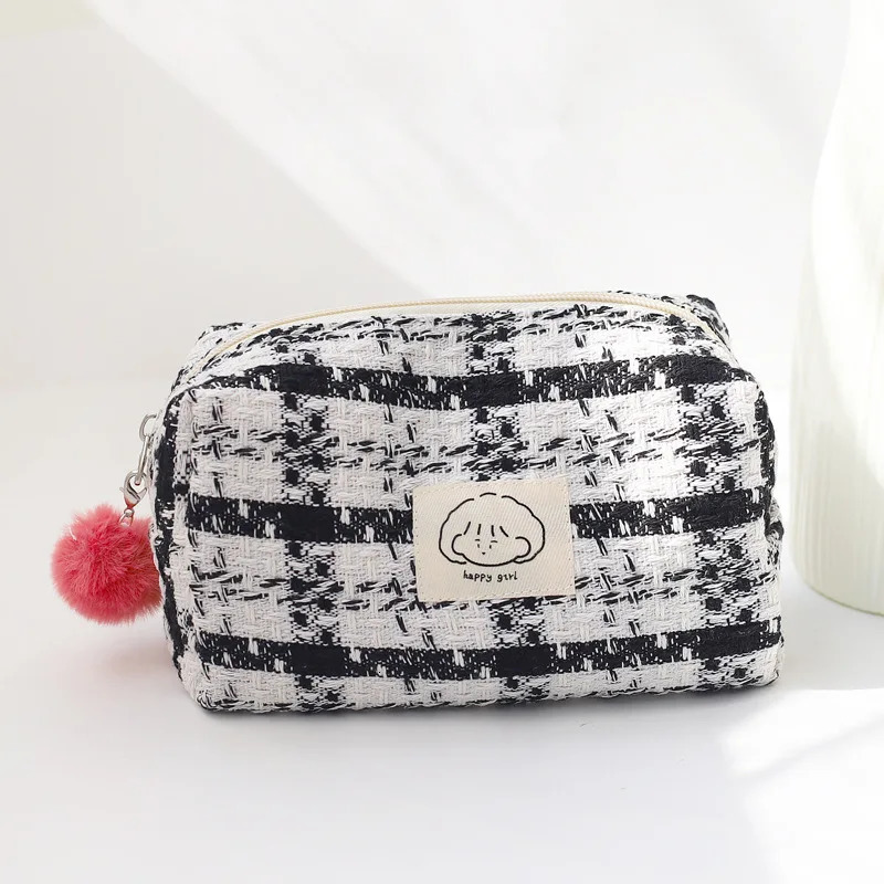 Handwoven largecapacity makeup bag cute fresh and fashionable toiletry storage item 250614