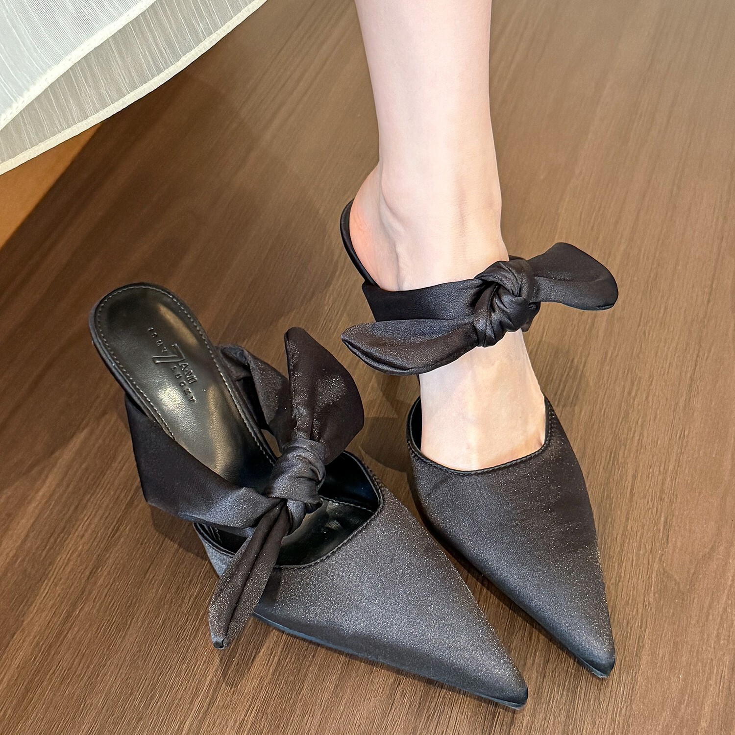 Ddmyoutdoor New Chinese Style Satin Pointed Bowknot Mules Stiletto Heels For Women Spring Elegant Fashion Closed Toe Half Slippers Outdoor Shoes