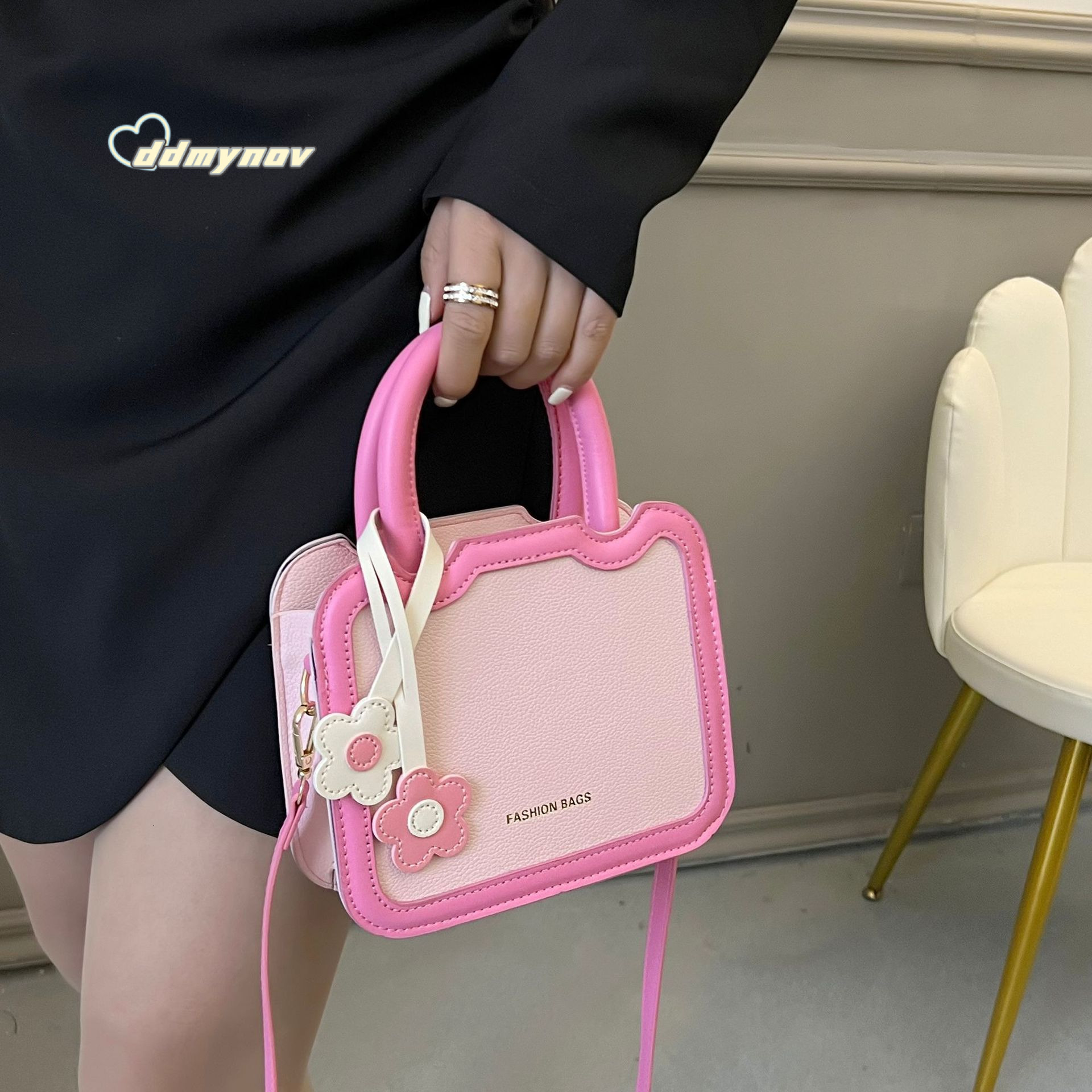 High-end for Women Summer 2025 New Niche Design Ins Crossbody Handbag Small Square Bag ddmynov