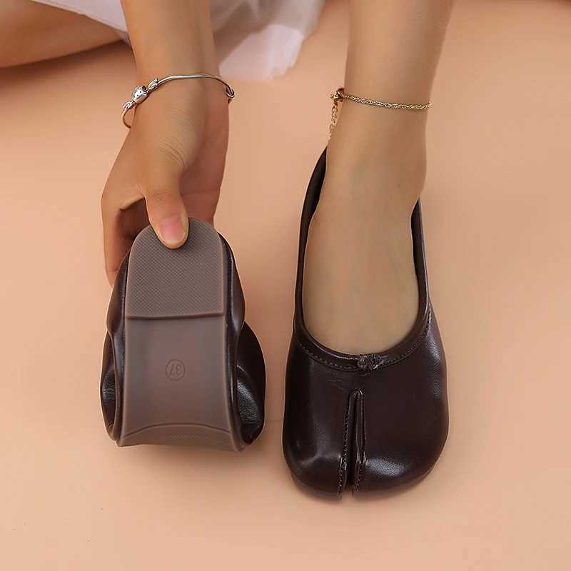 2025 Womens Leather Toe Separator Loafers Flat Comfortable Slip- Breathable Casual Shoes XJ250614