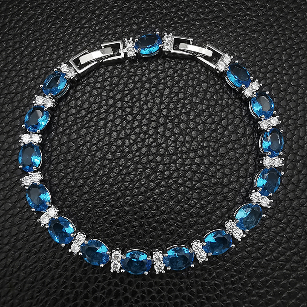 Versatile Women's Jewelry: Timeless Charms Necklace That Never Fades