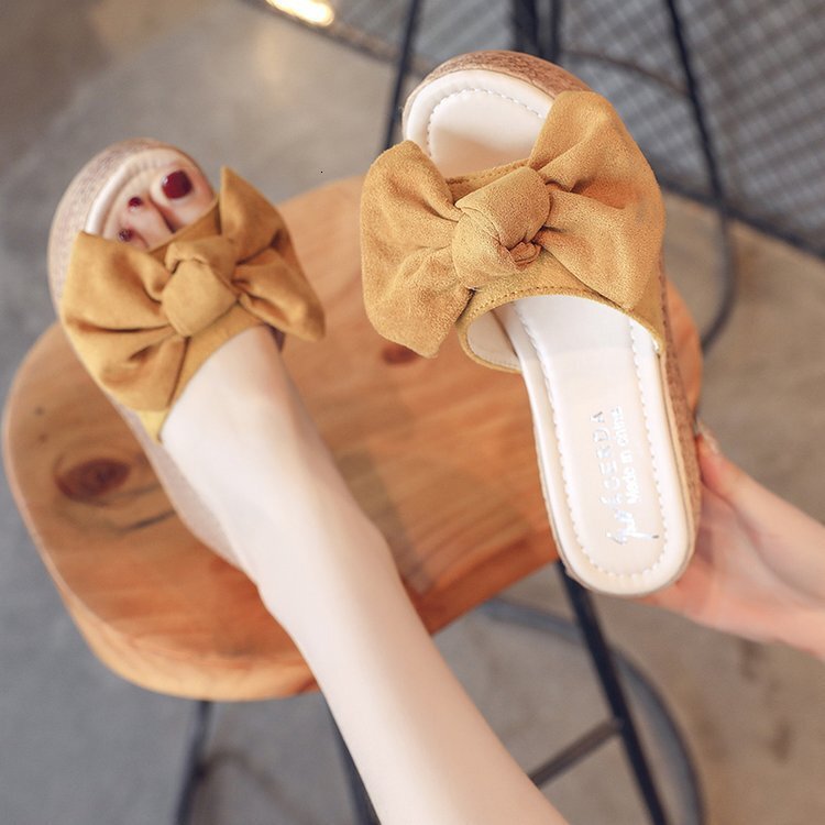 Thick soled sandals wedge-shaped women's fashionable summer new shoes Korean style slippers outdoor designer sandals