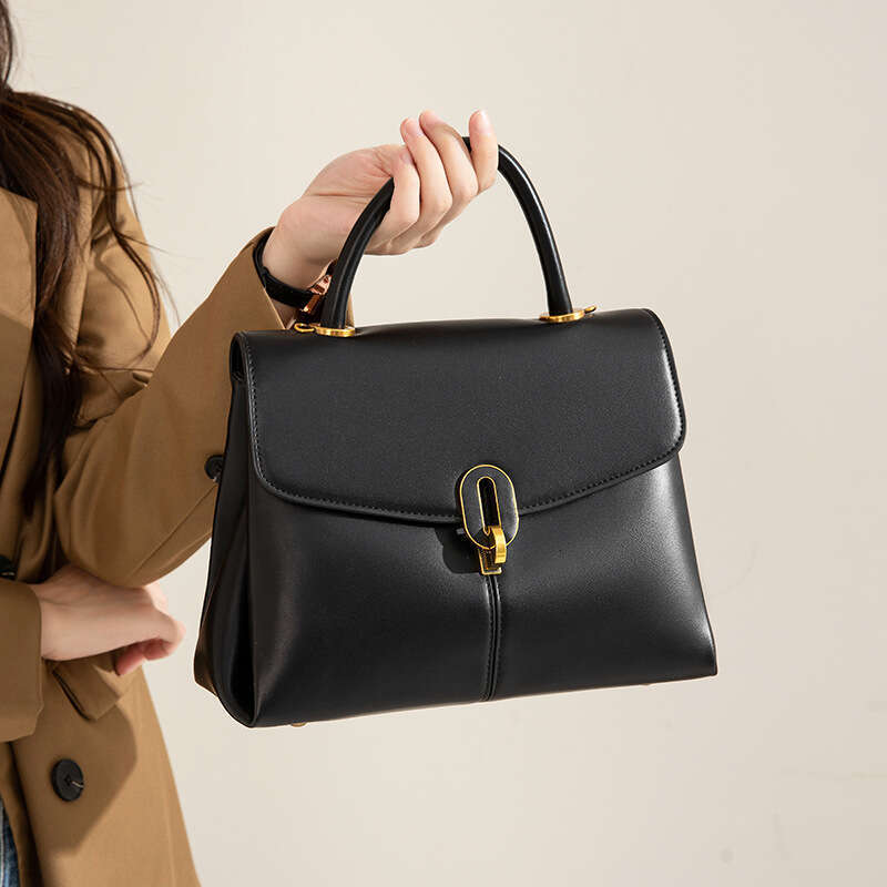 Handbag New Fashion Single Shoulder Niche Design Simple Commuter Versatile Handheld Women's Crossbody Bag