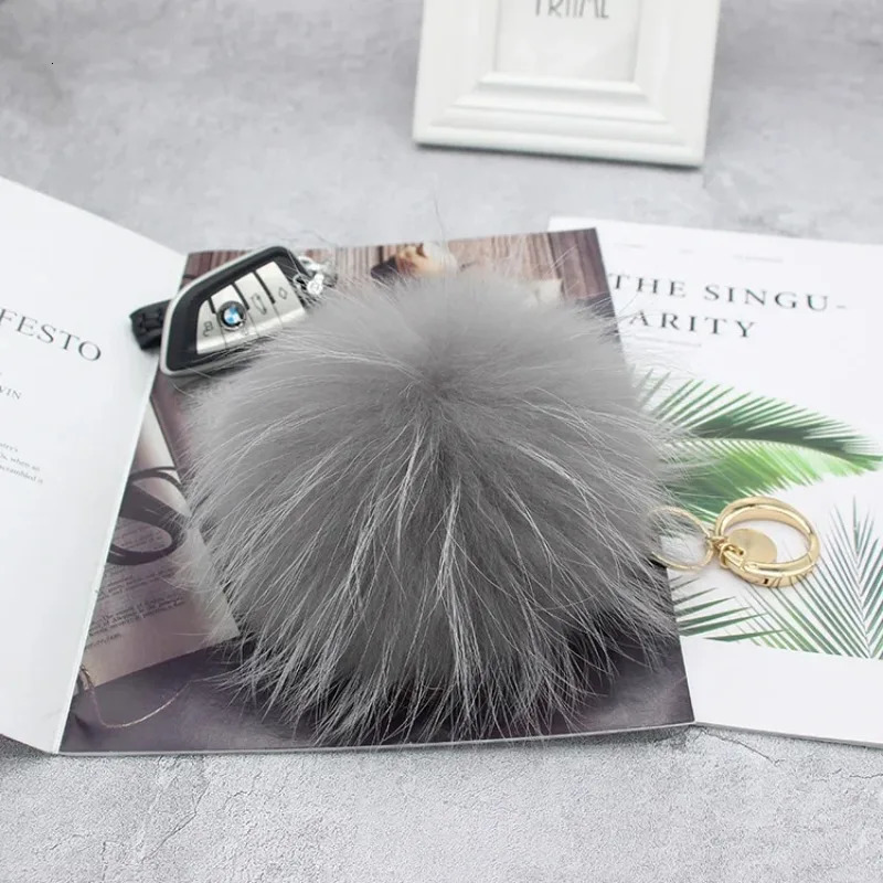 15cm Real Racoon Fur Pompom High Quality Keychain Key Chain Metal Ring Pendant For Women F281 250610