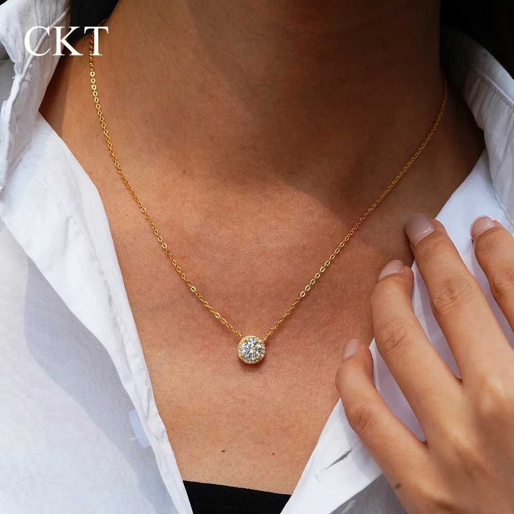 CKT 1ct Round Pendant for Women 14K Gold Full-inlaid Moissanite Necklace Diamond Pendant Gothic Fine Jewelry Necklace for Her Z250614