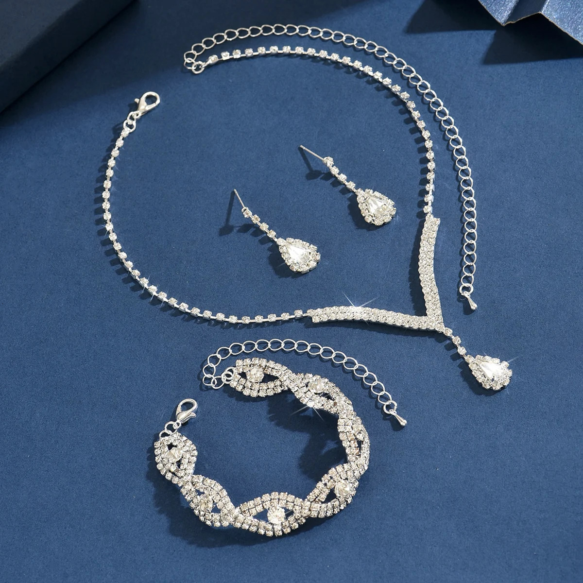 4-piece bridal jewelry set for women V-shaped pendant crystal necklace earrings adjustable twist bracelet 250609