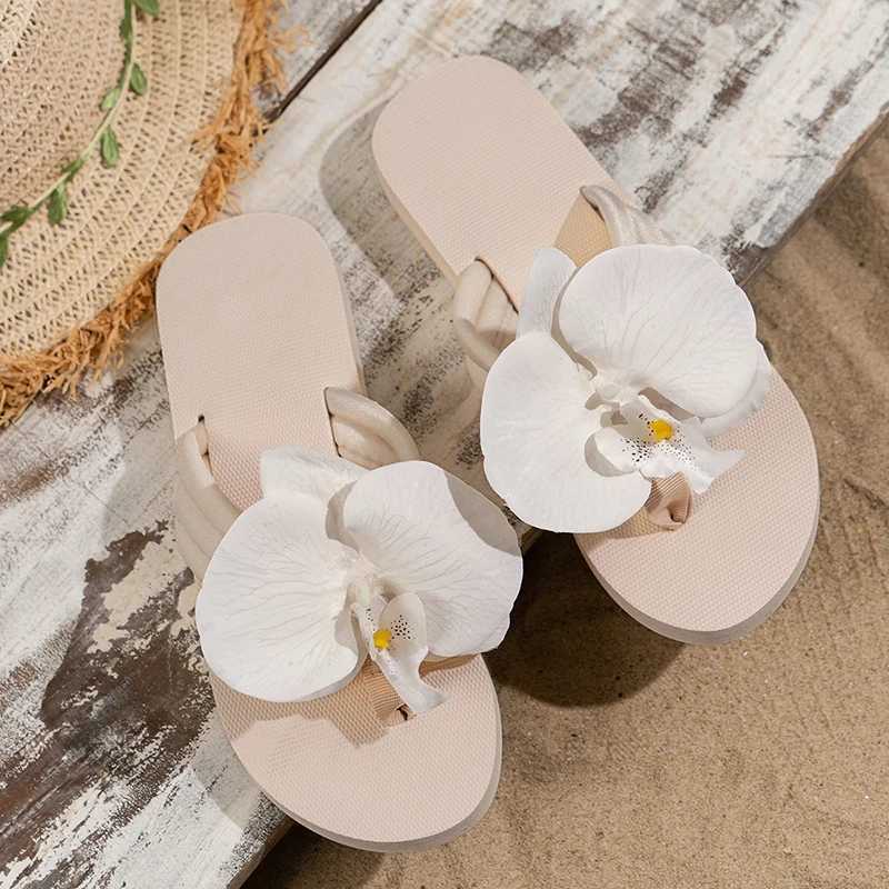 Summer Lightweight Beach Flip Flops for Women Fashion Flower Clip Toe Flat Sandals Comfortable Non-Slip Outdoor Slippers Z250614