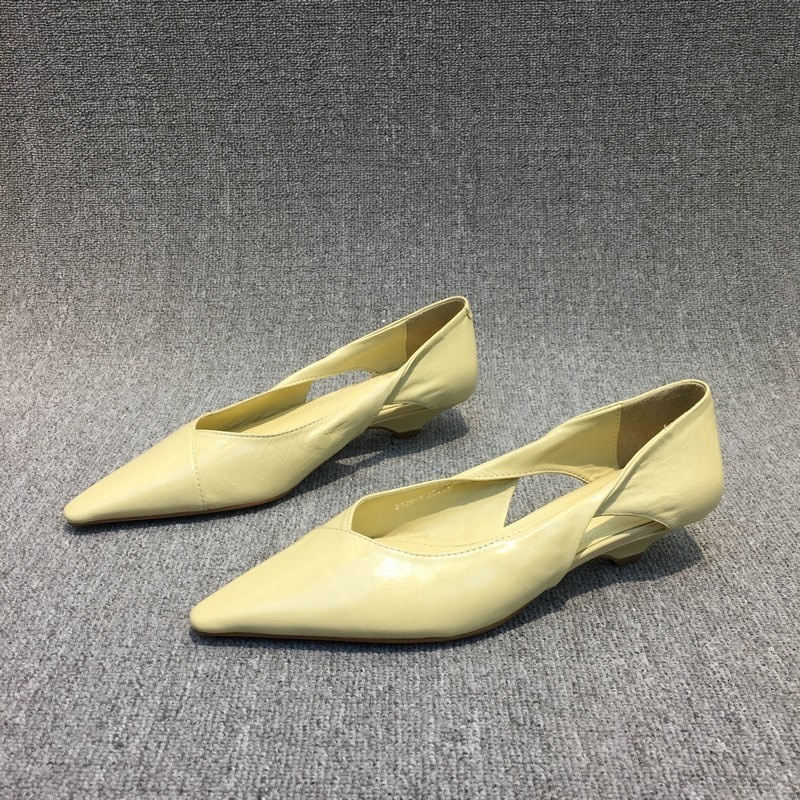 Ddmyoutdoor New Women S Spring And Autumn Low Single Cat Heel Shoes Oil Wax Leather Fashion Comfortable Pointed Toe Hollow Design Outdoor Shoes