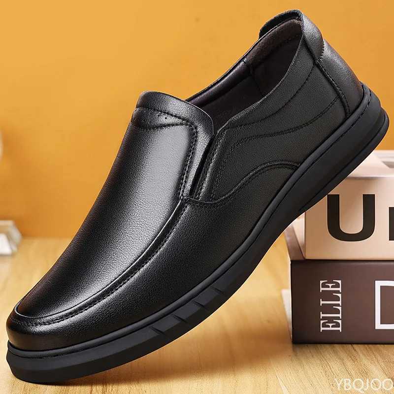 2025 Casual Mens Leather Shoes Summer Soft Sole Dad Shoes Versatile Classic Male Shoes Breathable Genuine Leather Loafers Homme XJ250614