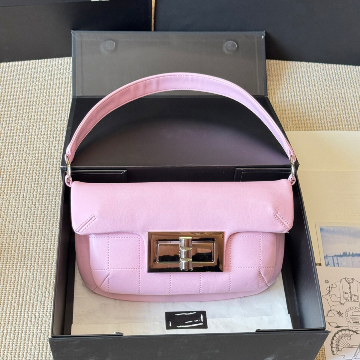 Large Capacity 2.55mm Underarm Bag Girls Designer Makeup Bag High Quality Cowhide Dress Bag Golden Hardware Square Lock Buckle Fashion Bag Loose Change Key purse 24cm